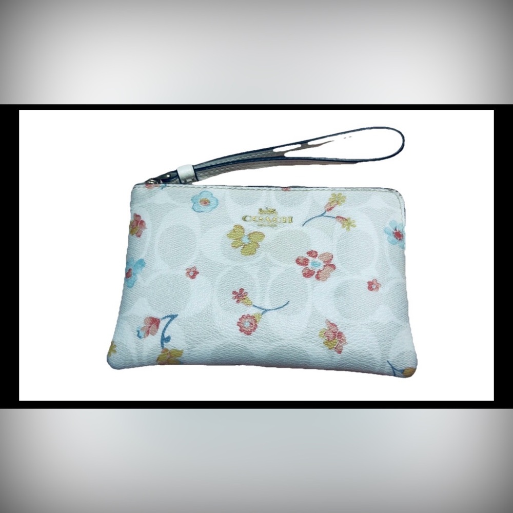 Coach White Floral Corner Zipper Wristlet